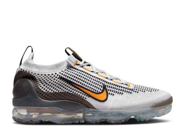air-vapormax-2021-flyknit-white-kumquat.webp AIR VAPORMAX 2021 FLYKNIT ‘WHITE KUMQUAT’