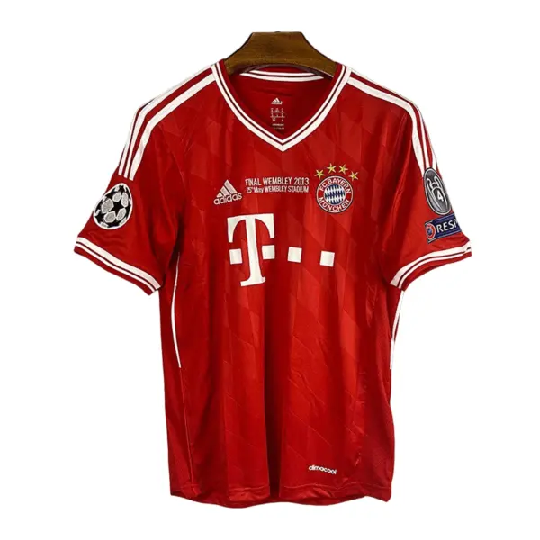 camiseta-retro-bayern-munich-inscripcion-final-champions-league-12-13.webp Camiseta Retro Bayern Múnich Inscripción Final Champions League 12/13