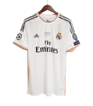 camiseta-retro-real-madrid-13-14-1-equipacion-edicion-final-champions-league.webp Camiseta Retro Real Madrid 13/14 1ª Equipación – Edición Final Champions League
